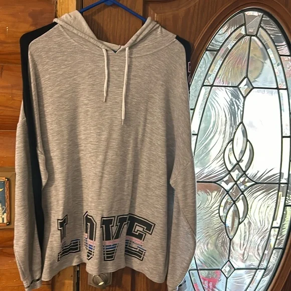 Long sleeve light weight hoodie with Love - Picture 2 of 2